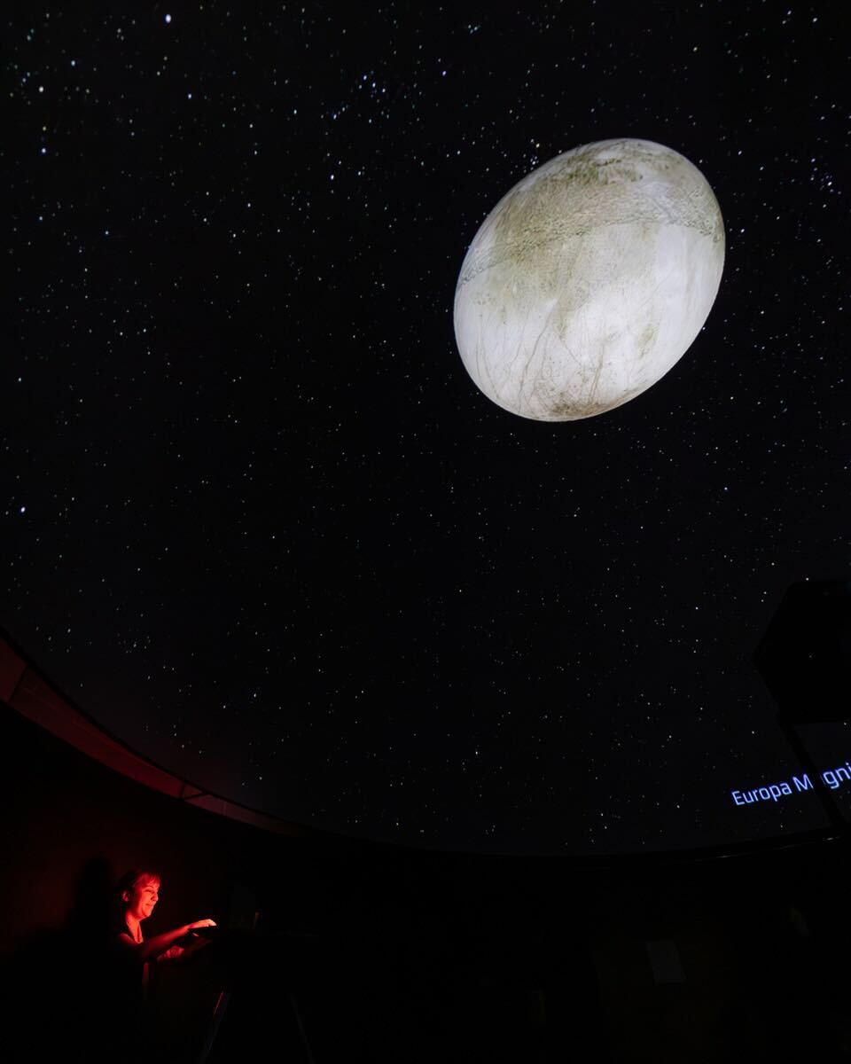 A weekly public show at UConn Cynthia Wyeth Peterson Memorial Planetarium